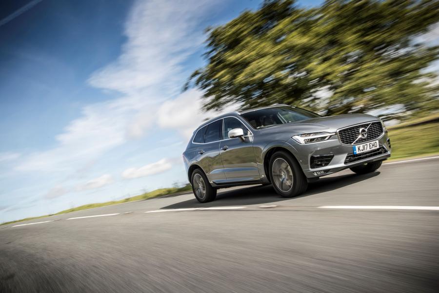  Volvo XC60 D5 R-Deisgn 2017 года  (UK) (фото 14 из 82)